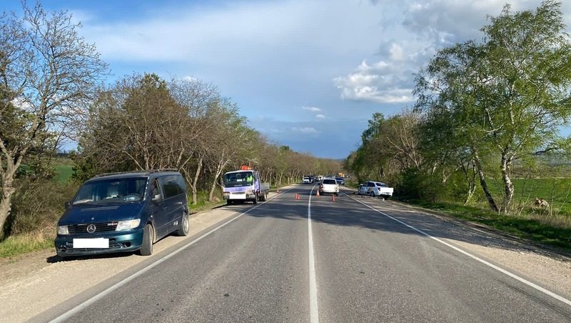 Два водителя пострадали при столкновении четырёх авто недалеко от Пятигорска
