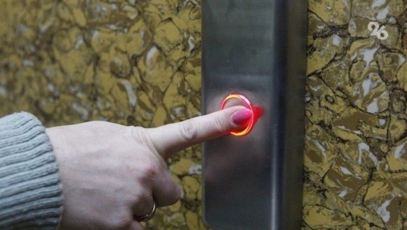 Мать жестоко избила дочь в лифте одного из многоквартирных домов Краснодара