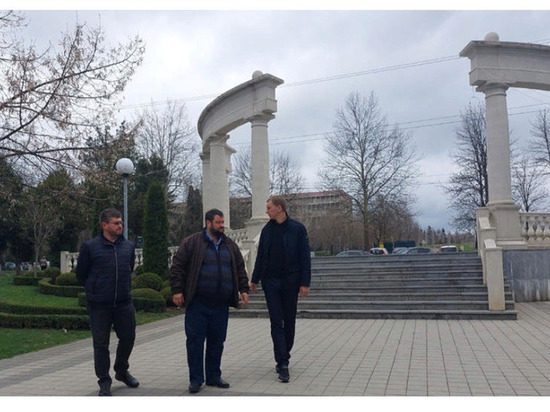Мэр Ессентуков проверил готовность курортной инфраструктуры к турсезону