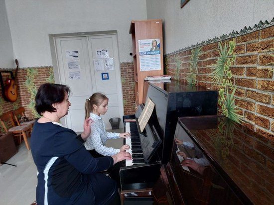 Музыкальный педагог с 30-летним стажем получила отмечена наградой на Ставрополье