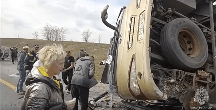На трассе в Ростовской области опрокинулся пассажирский автобус