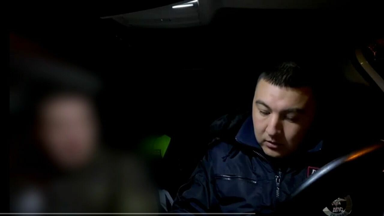 Пьяный водитель несколько раз уснул в патрульной машине в Ставрополе1