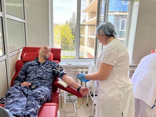 Росгвардейцы Северного Кавказа сдали более 100 литров крови в день донора
