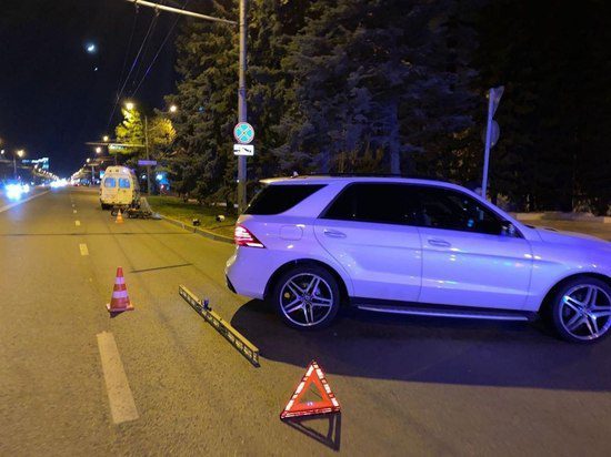 В Ставрополе на улице Ленина водитель иномарки сбил скутериста с пассажиром