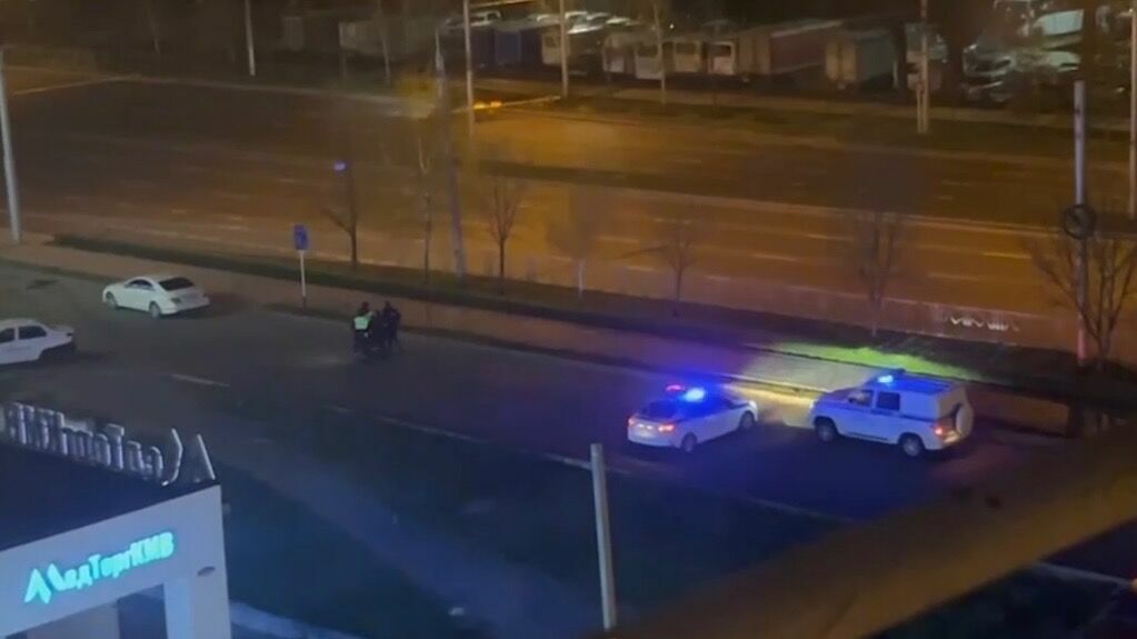 В Ставрополе ночью неизвестные расстреляли автомобиль на улице Доваторцев0