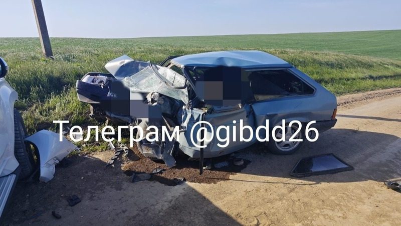 Водитель легковушки погиб в ДТП на полевой дороге в Будённовском округе