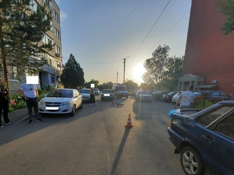 18-летний житель Невинномысска сбил ребенка на велосипеде во дворе дома