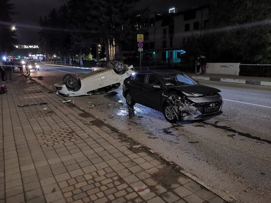 4 человека пострадали в Кисловодске из-за автоледи на иномарке