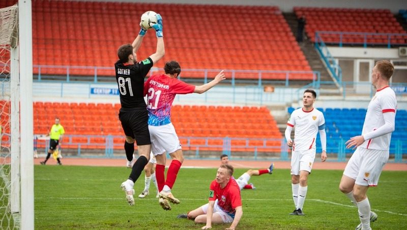 Футболисты «Машука-КМВ» в Пятигорске победили владикавказских «барсов»