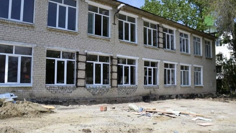 Капремонт в школе Невинномысска планируют завершить в середине августа