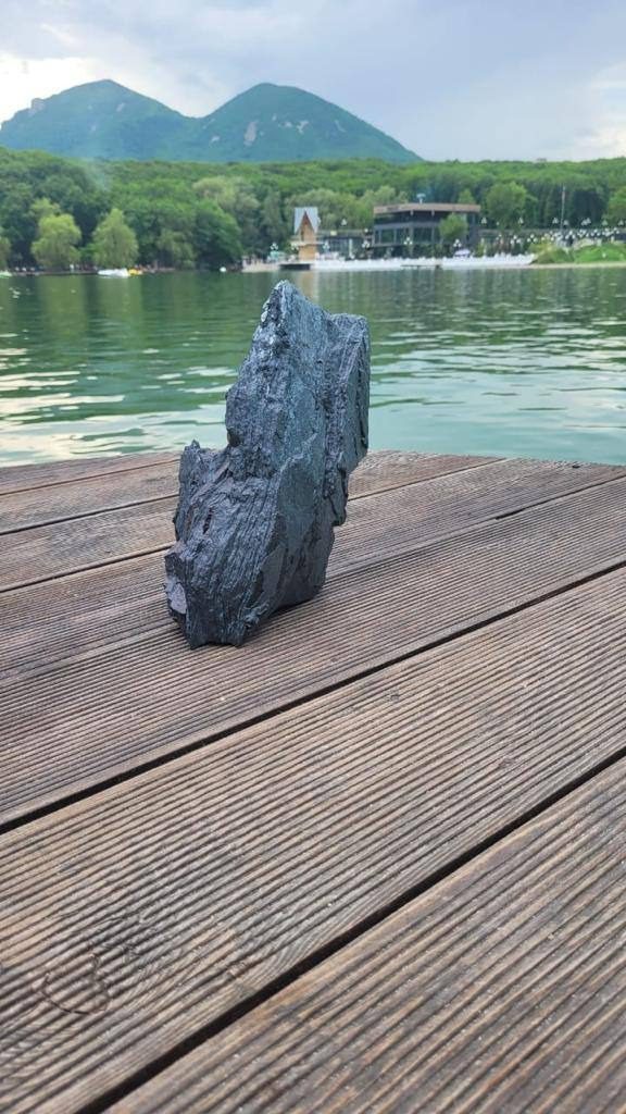 Куски железной руды обнаружили на дне озера в Железноводске2