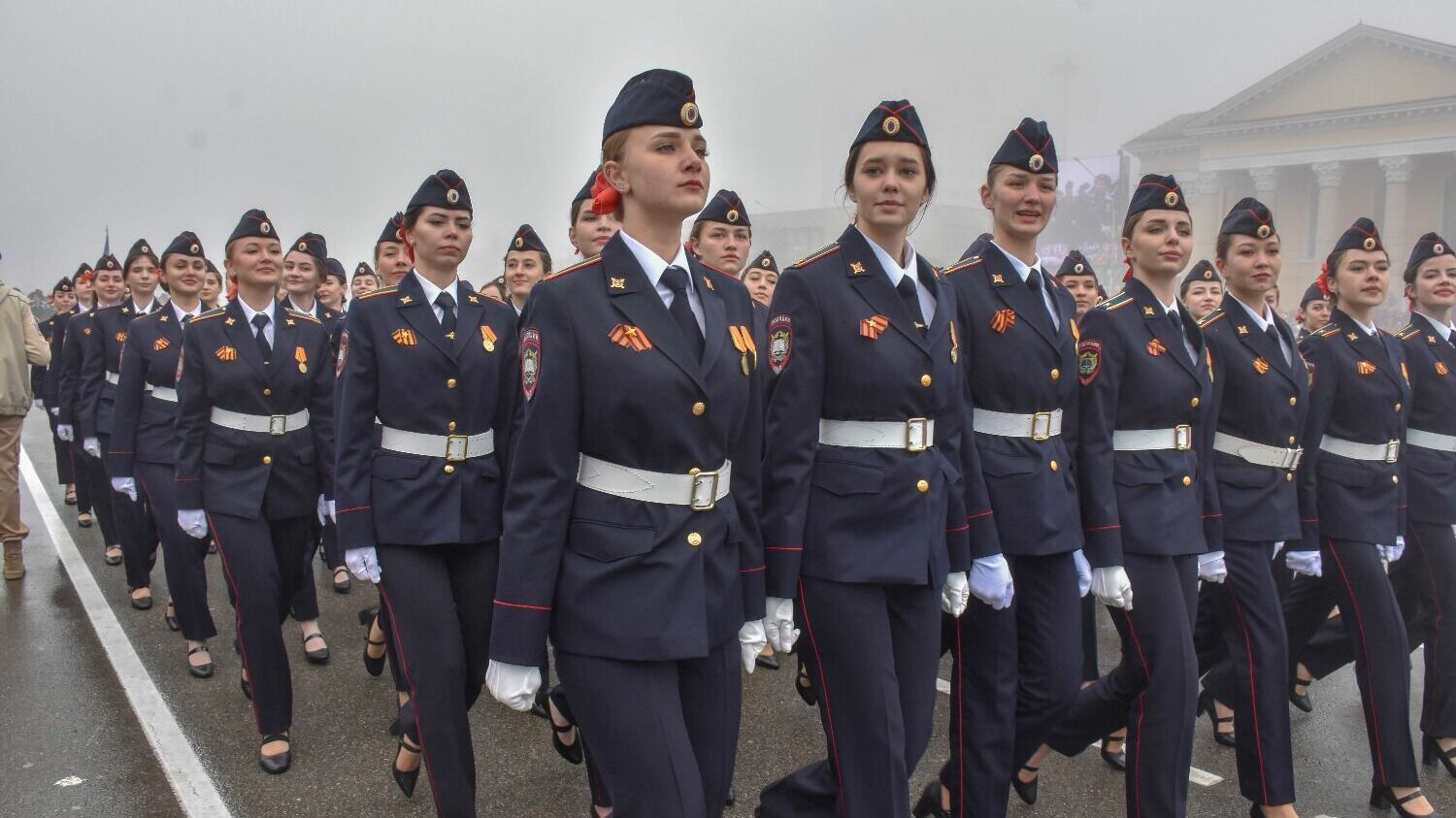 Парад 78-й годовщины Победы в Ставрополе прошел в тумане70