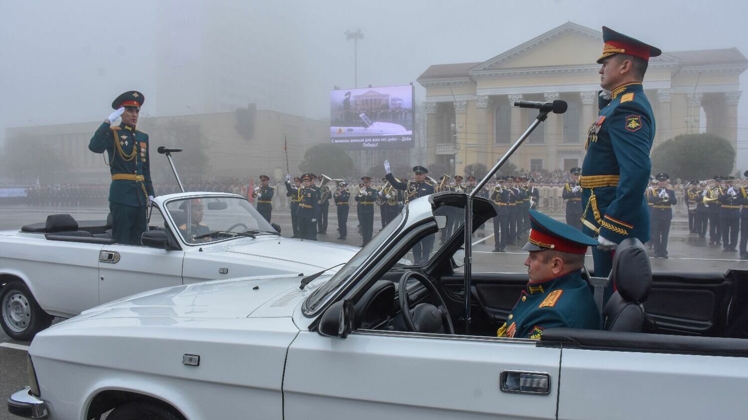 Парад 78-й годовщины Победы в Ставрополе прошел в тумане32