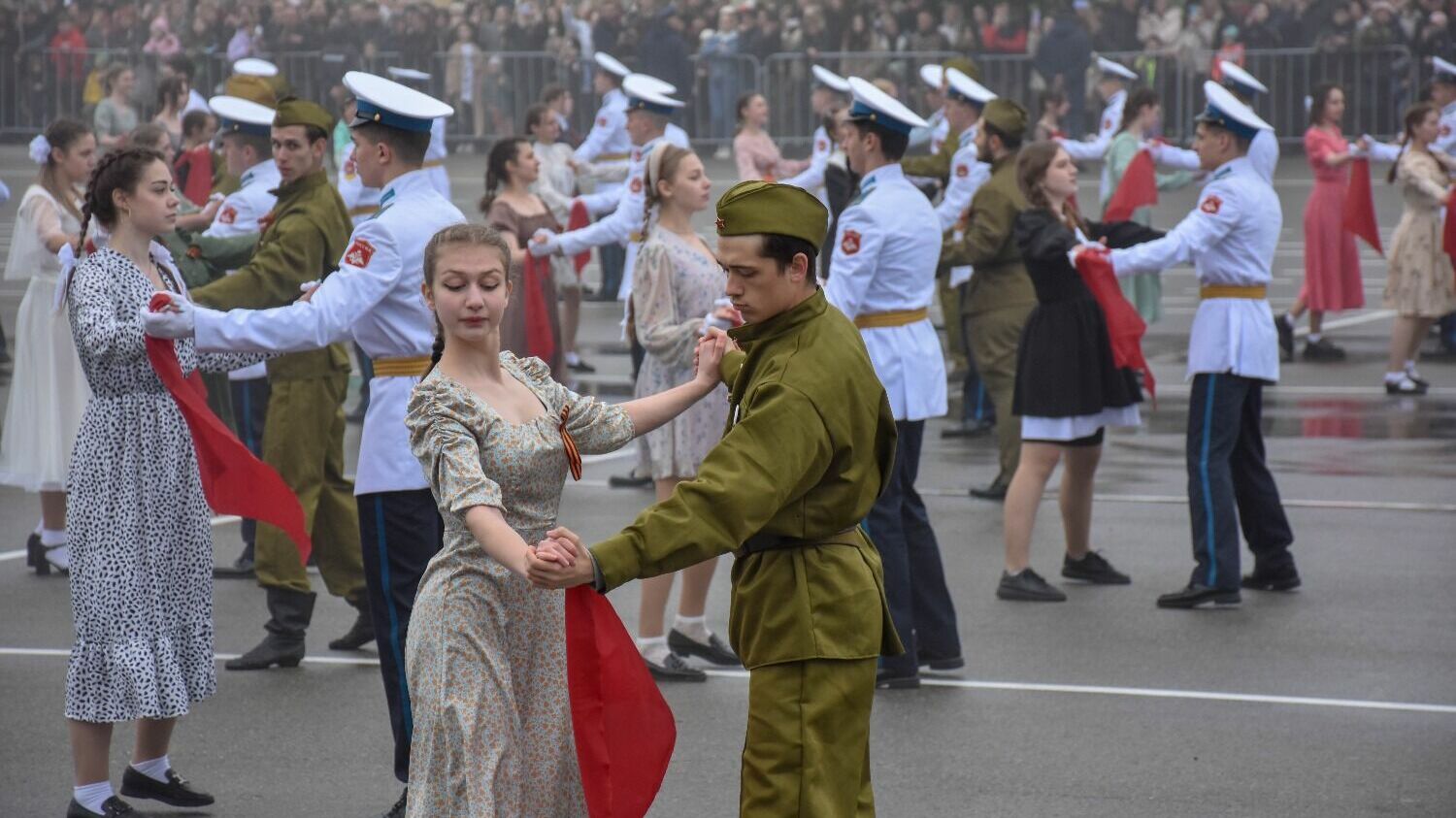 Парад 78-й годовщины Победы в Ставрополе прошел в тумане148