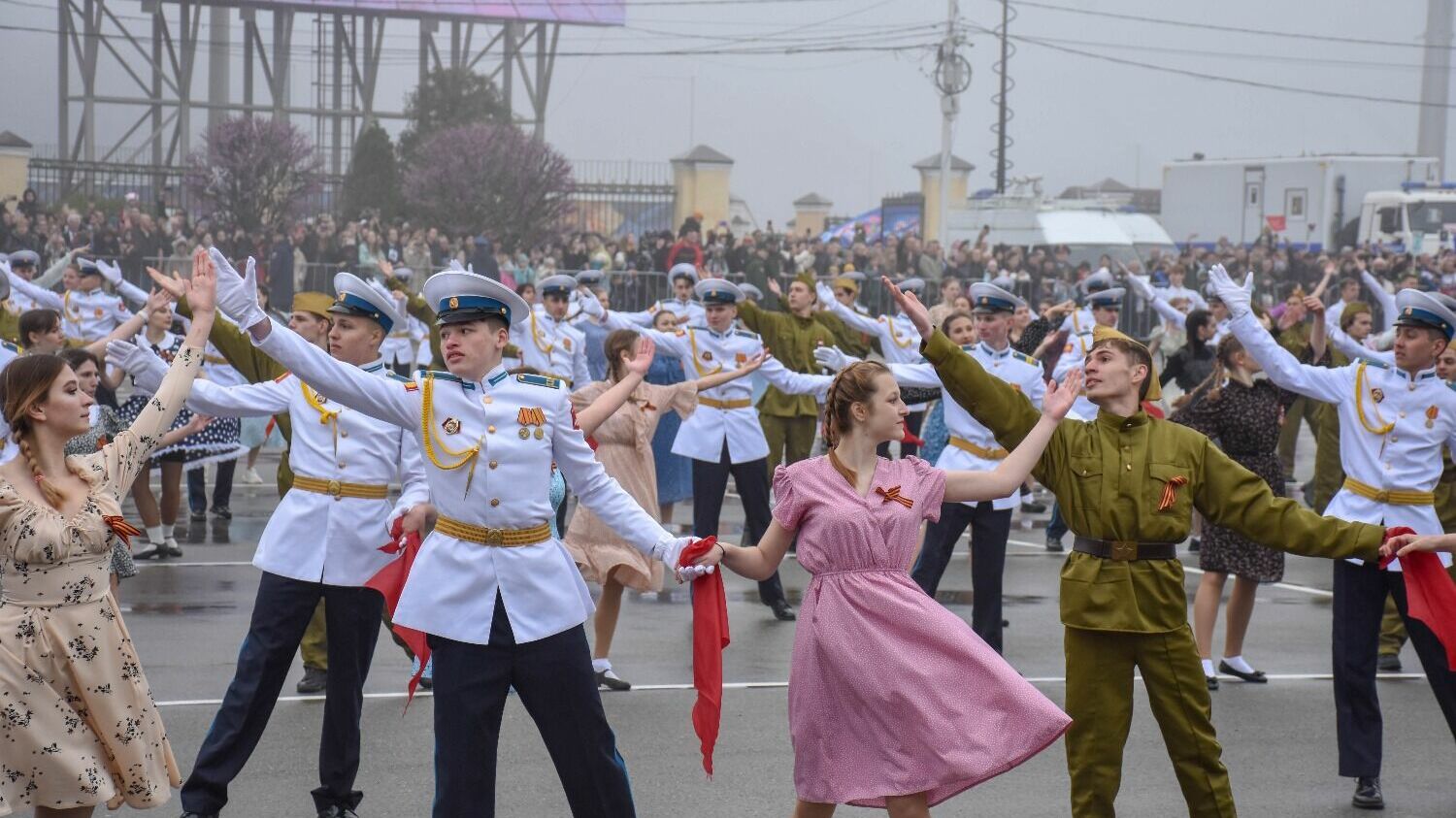 Парад 78-й годовщины Победы в Ставрополе прошел в тумане159
