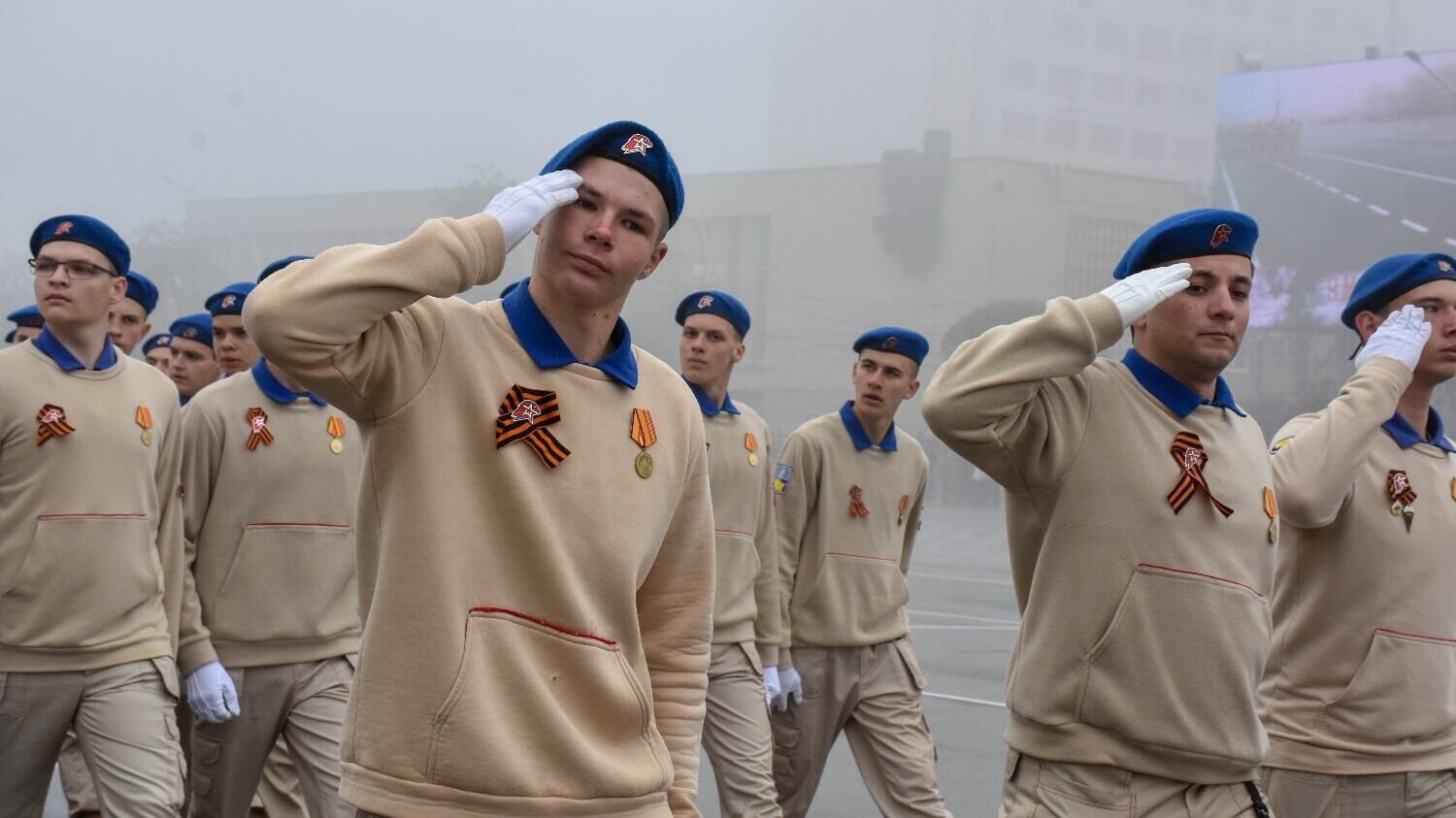 Парад 78-й годовщины Победы в Ставрополе прошел в тумане48