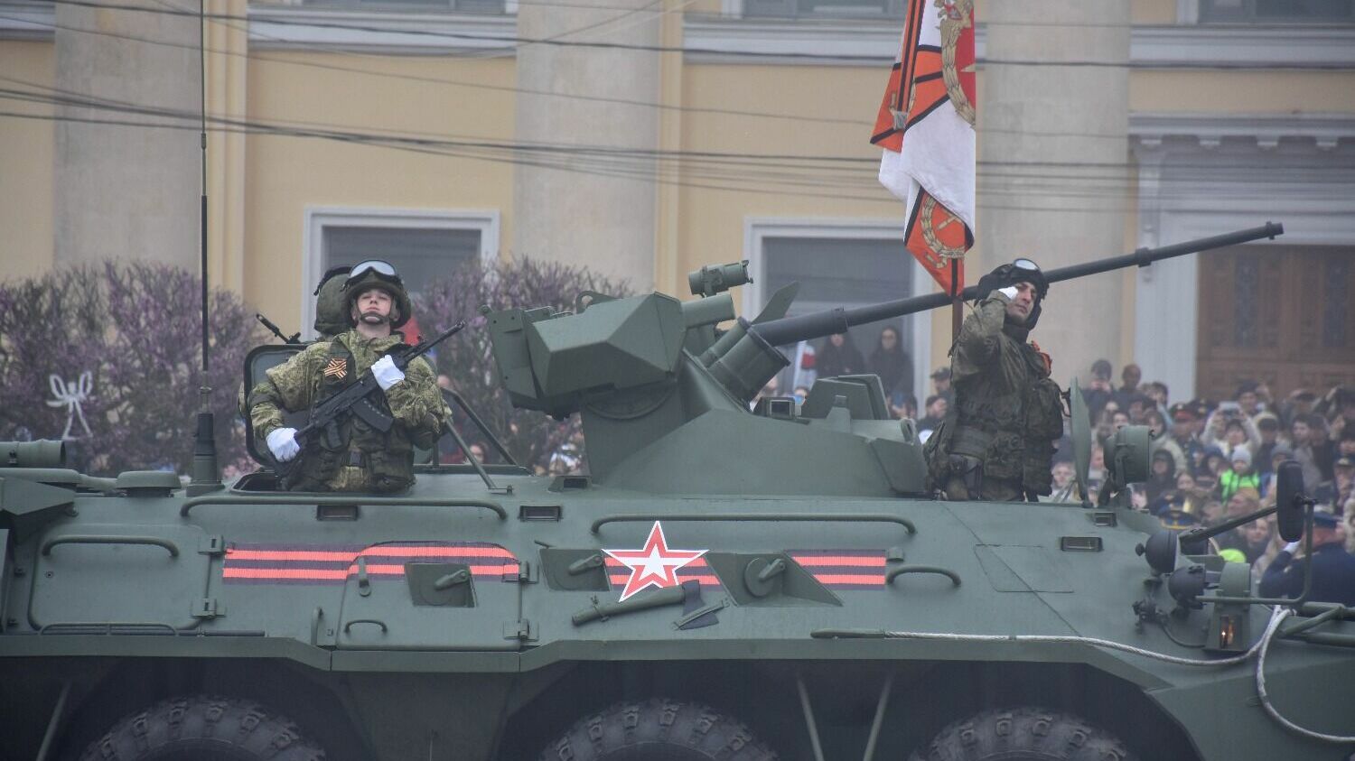Парад 78-й годовщины Победы в Ставрополе прошел в тумане116