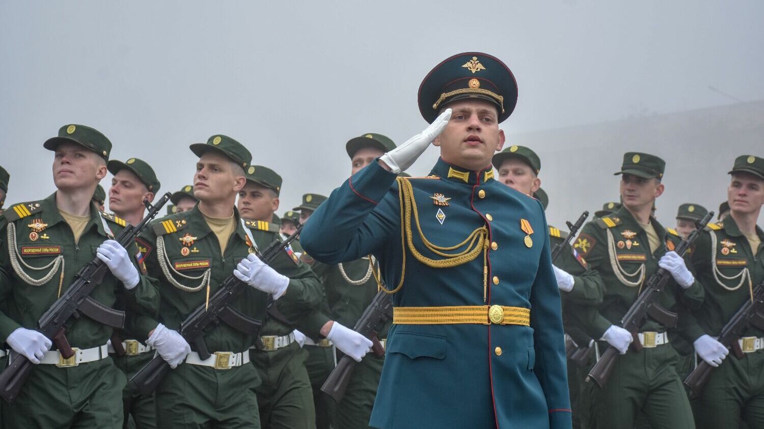 Парад 78-й годовщины Победы в Ставрополе прошел в тумане61