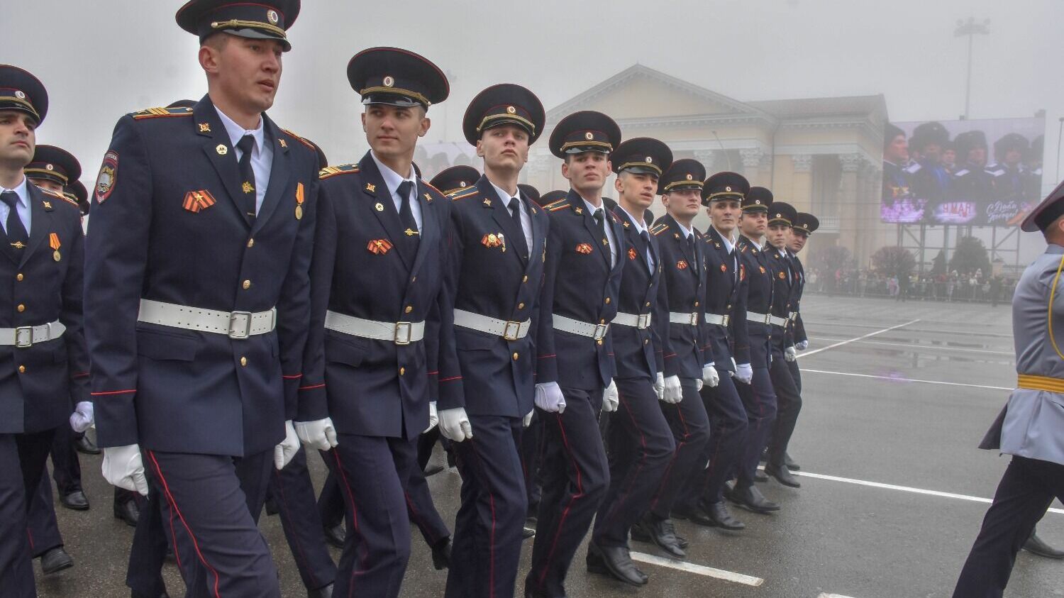 Парад 78-й годовщины Победы в Ставрополе прошел в тумане68