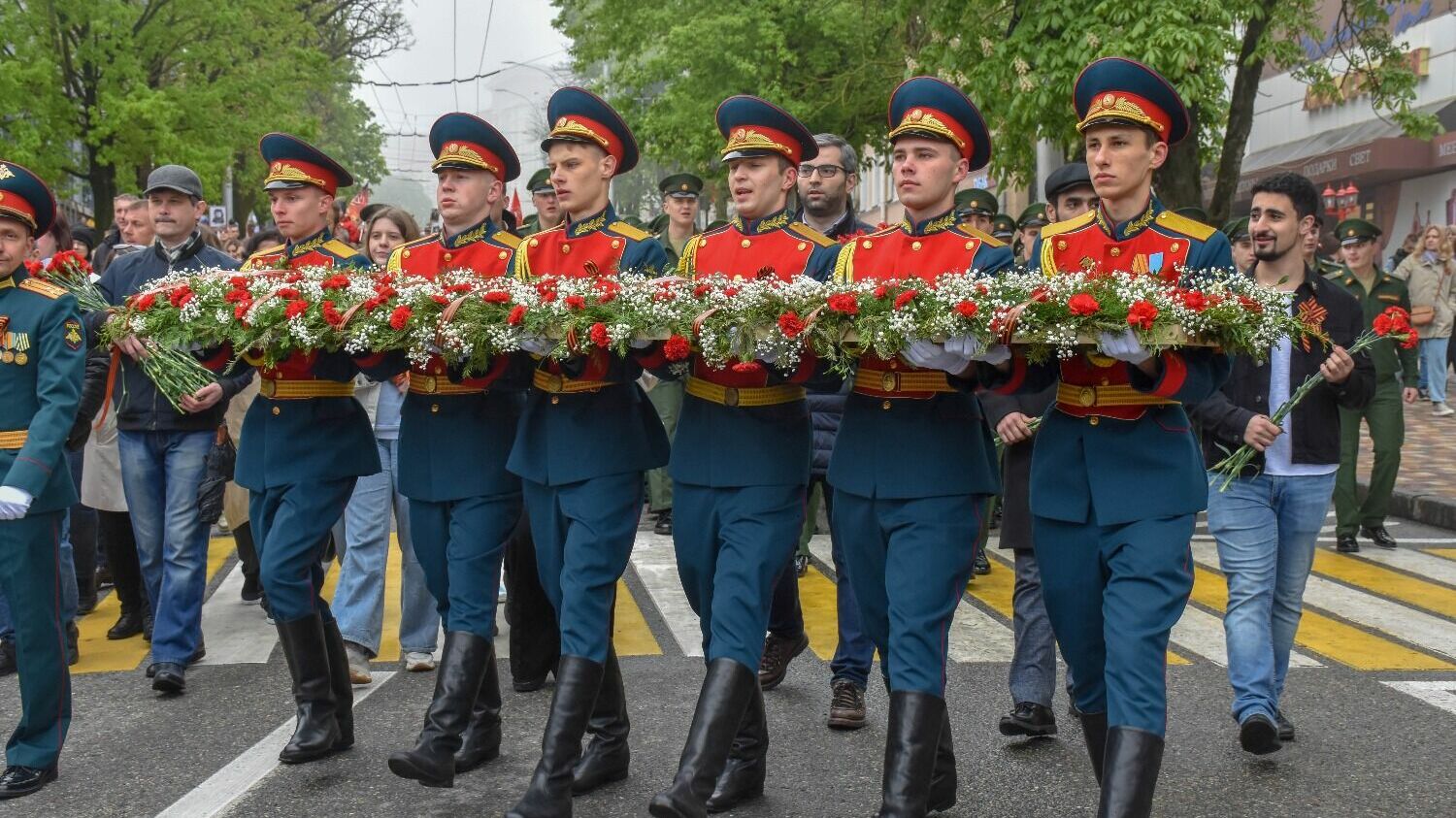 Парад 78-й годовщины Победы в Ставрополе прошел в тумане193