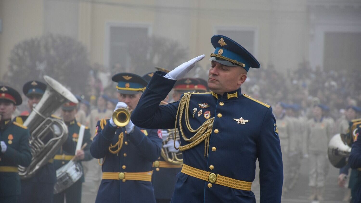 Парад 78-й годовщины Победы в Ставрополе прошел в тумане38