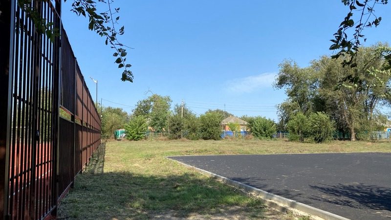 Спортплощадку строят в селе Красногвардейского округа