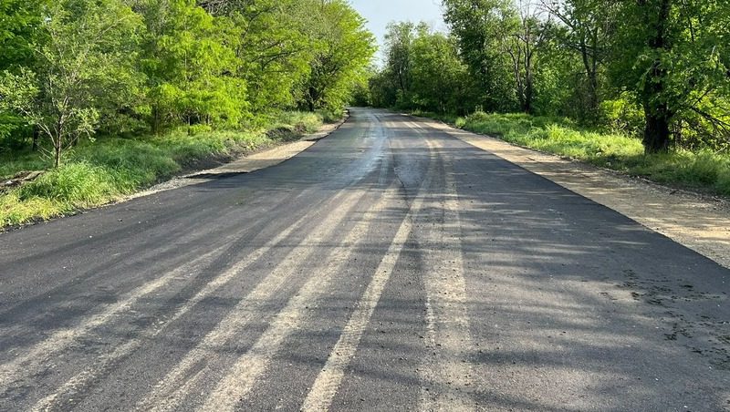 Три участка дорог ремонтируют в Кочубеевском округе по нацпроекту