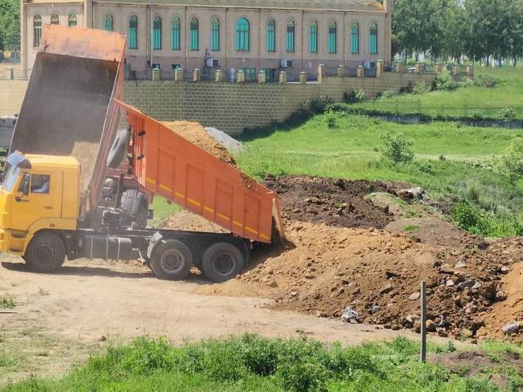 В Ингушетии незаконно сбрасывают глину на участок водоохранной зоны реки Кенч
