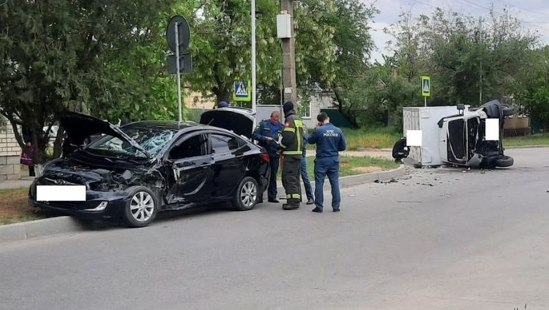 Водитель проигнорировал дорожный знак и устроил аварию с пострадавшими на Ставрополье