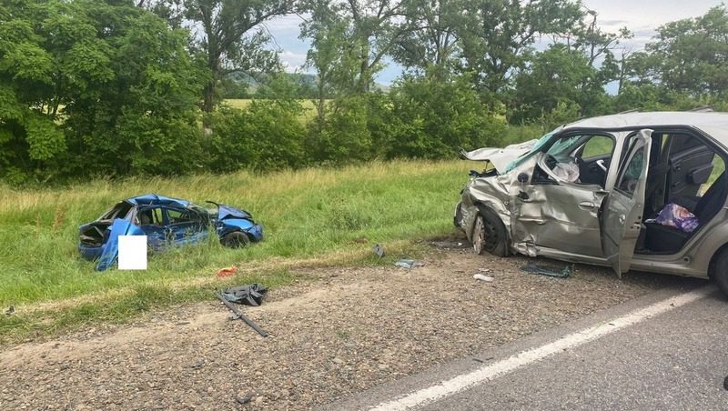 Две пассажирки иномарки скончались в больнице после ДТП в Грачëвском округе