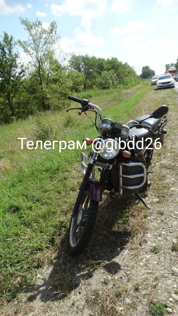 На Ставрополье пожилой мотоциклист спровоцировал ДТП и впал в кому1