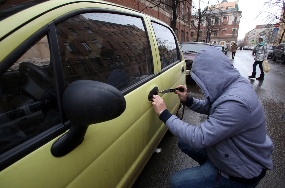 Пьяный житель Ставрополья угнал автомобиль, чтобы купить алкоголь