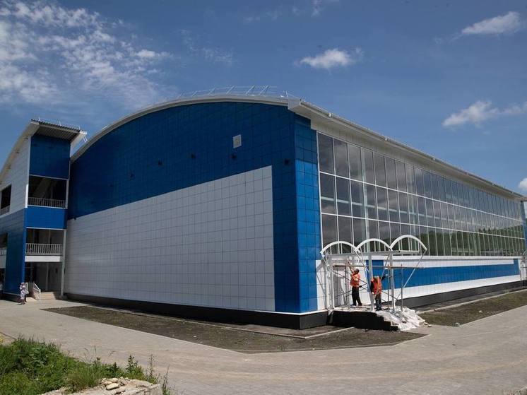В КЧР на территории 3 670 кв.м строят крупный спорткомплекс для селян