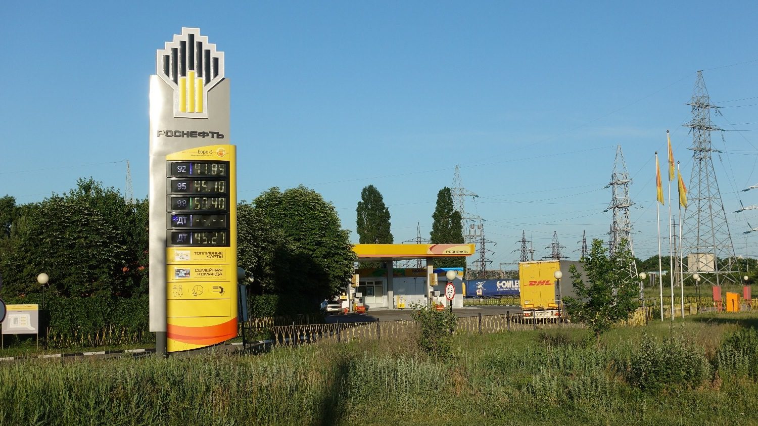 Запрет продажи бензина в фирменную канистру возмутил водителя на Ставрополье0