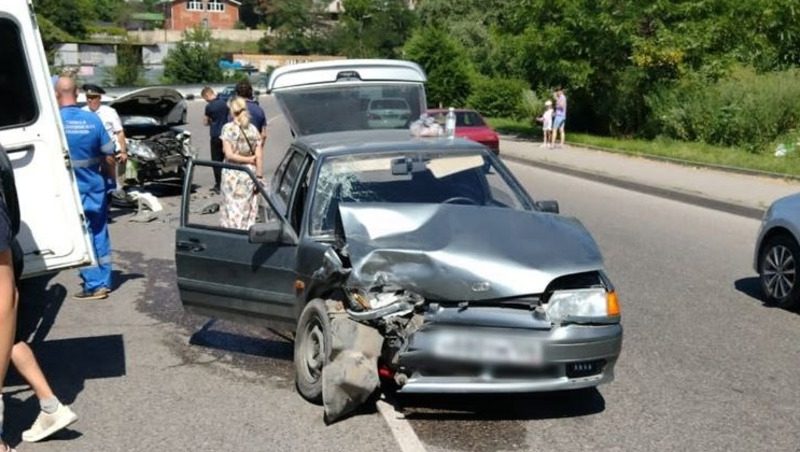 Два человека пострадали в аварии в Кисловодске
