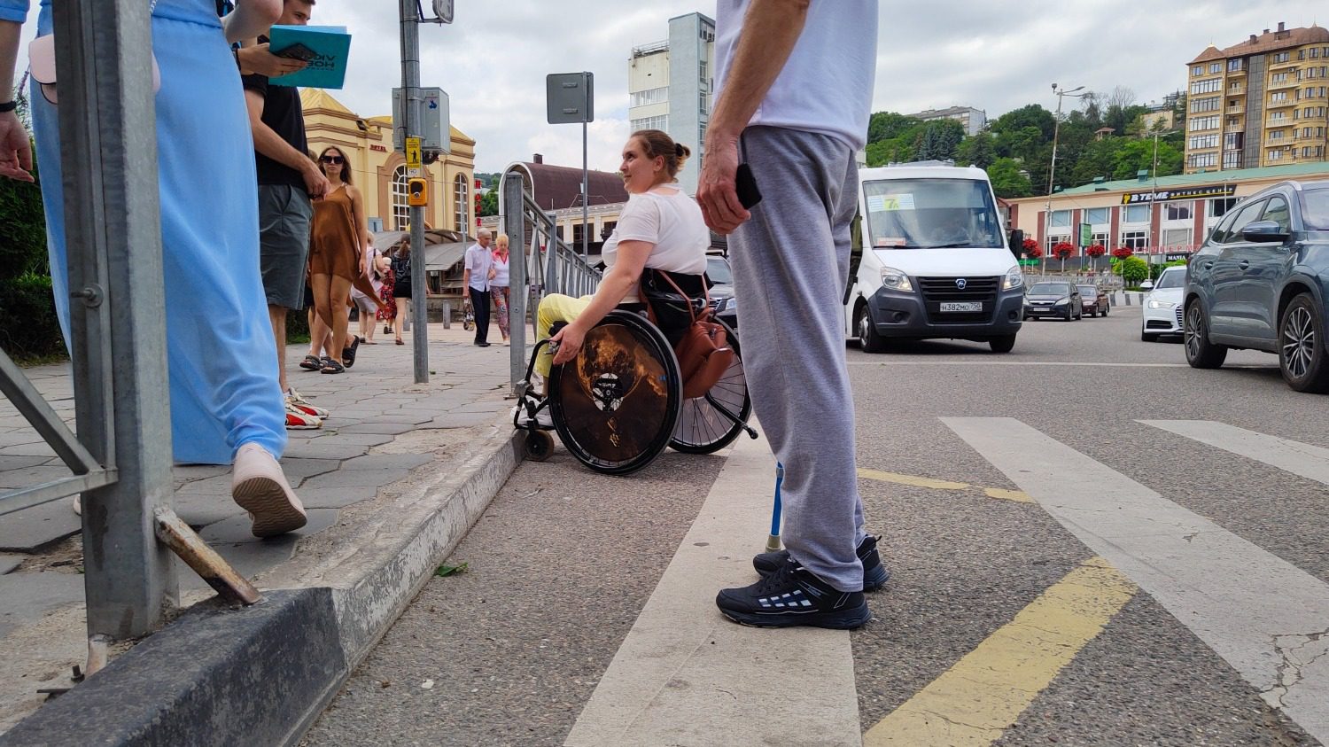 Недоступный Кисловодск. Как инвалиды преодолевали полосу препятствий на курорте8