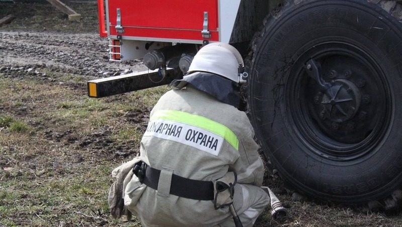 Пожарные потушили трактор в Благодарненском округе