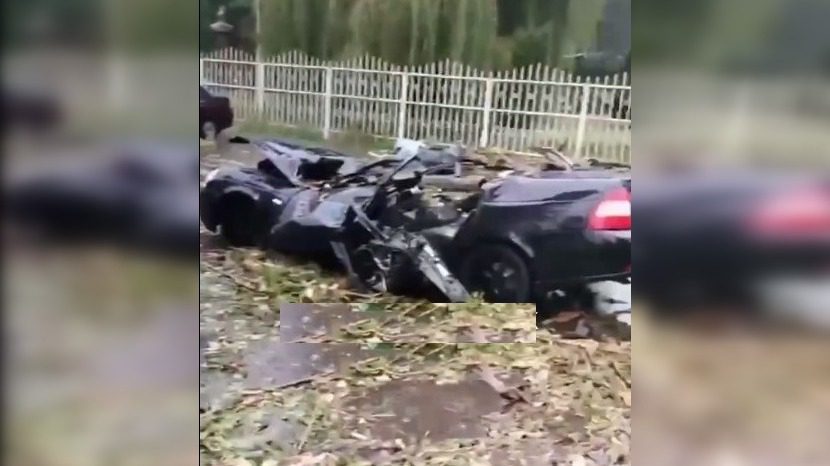 При падении дерева на машину в Черкесске погиб человек0