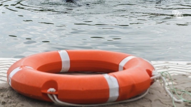 Тело утонувшего в море подростка ищут в Дагестане