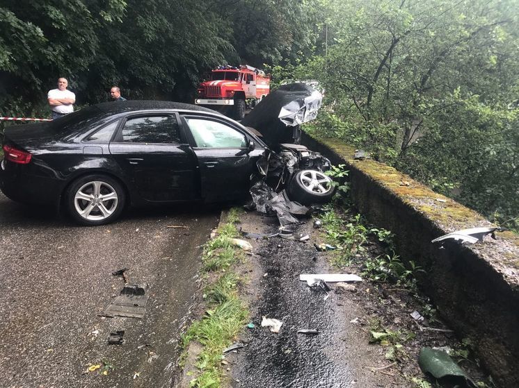 В Кисловодске в аварии пострадали водитель и пассажир иномарки