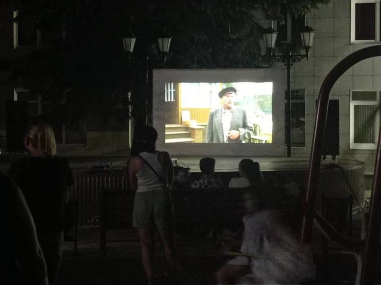 В Музыкальном сквере Пятигорска открылся летний кинотеатр