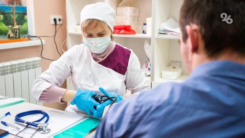 Более 15 тыс медиков в Ставрополье получают специальную соцвыплату
