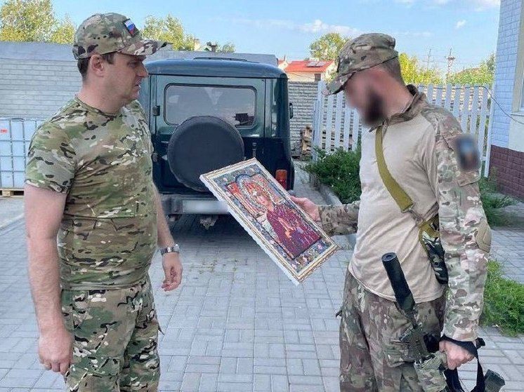 Делегация Новоселицкого округа отвезла бойцам на передовую технику и посылки