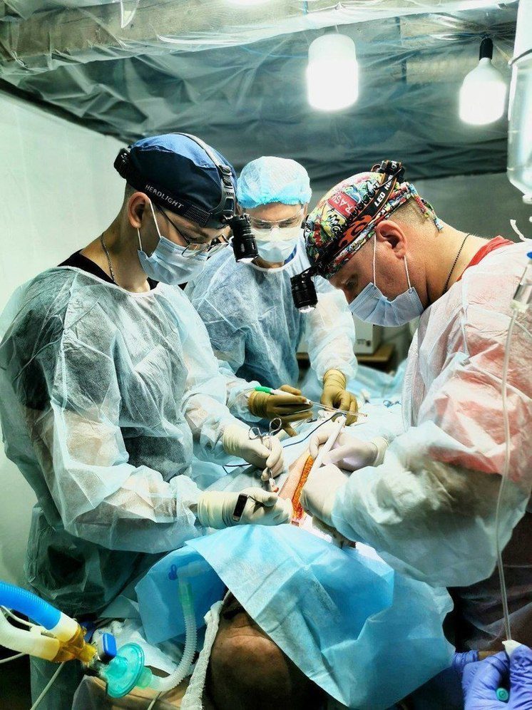 Хирурги медбатальона Северной Осетии провели уникальную операцию на сердце раненого бойца