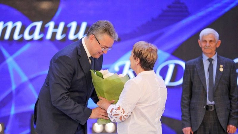 Награду Почетный наставник сферы образования начнут вручать учителям на Ставрополье