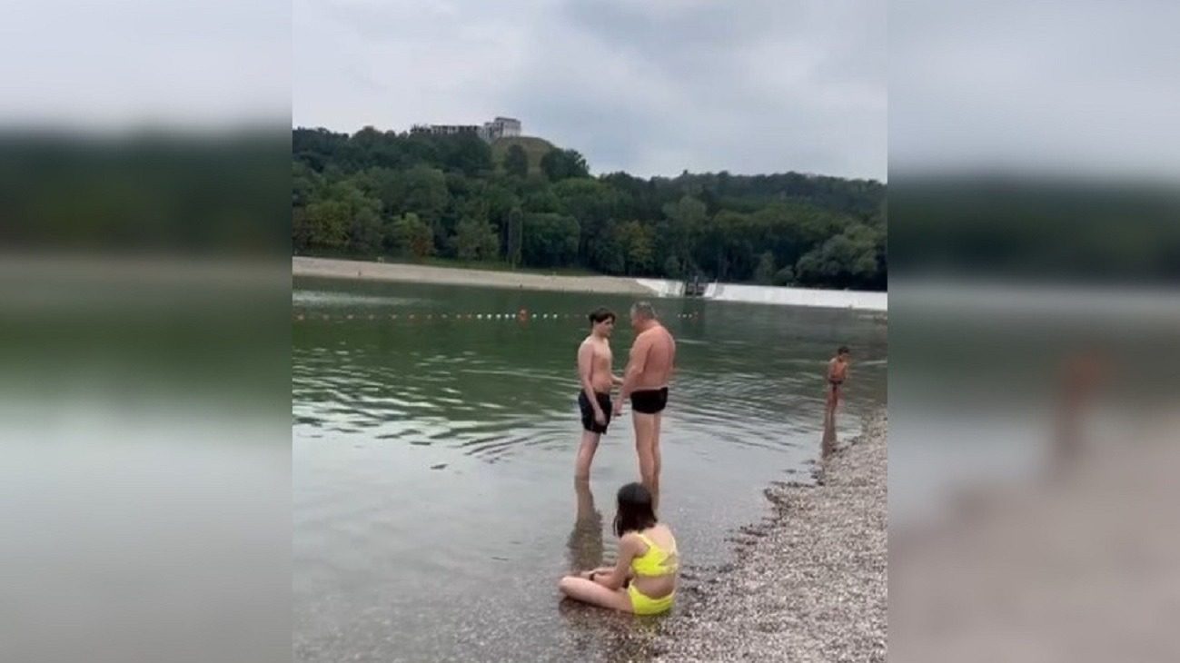 Отдыхающий на озере в Кисловодске ударил подростка за мат0