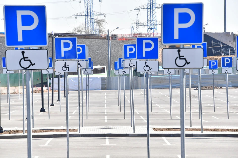 За платную парковку в Ставрополе заплатили 19 водителей, а решили не заплатить 179 автомобилистов