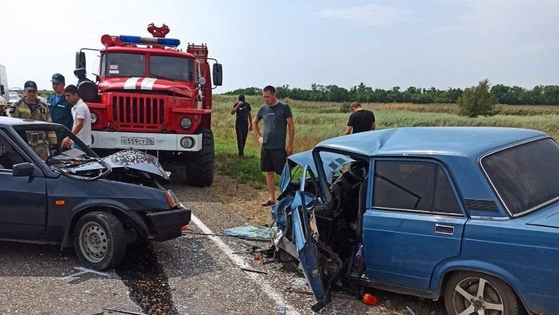 Три человека получили тяжёлые травмы в ДТП по вине начинающего водителя в Труновском округе