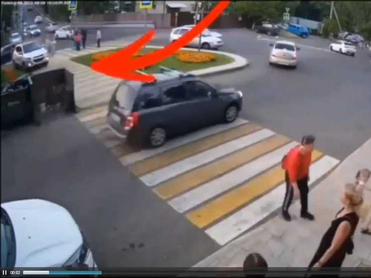 В Ставрополе привлекли к ответственности водителя, припарковавшегося машину на тротуаре