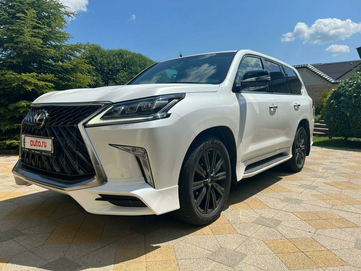 В Ставрополе можно приобрести Lexus LX 570, который собрали в 2017 году. За это время он успел проехать 55 тысяч километров.